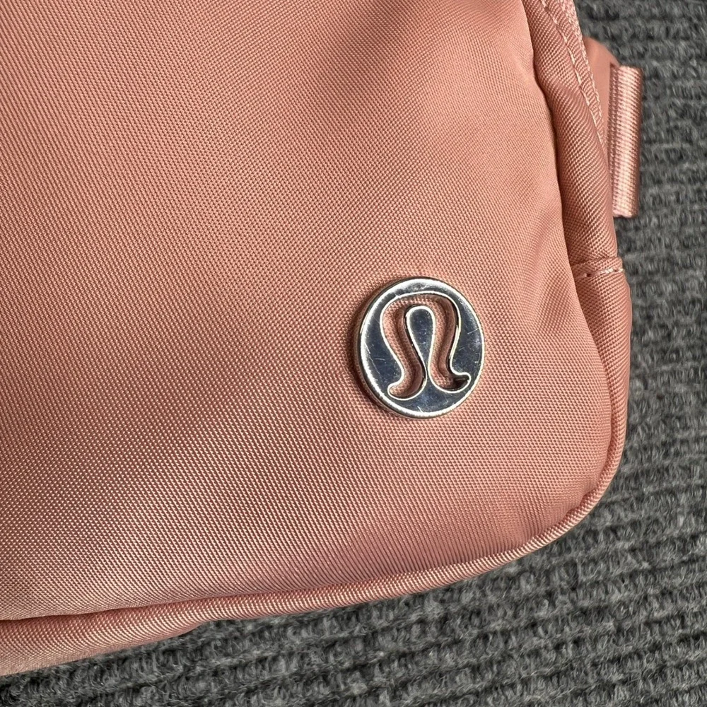Lululemon Everywhere Belt Bag 1L Pink Nylon Adjustable Crossbody Fanny Pack